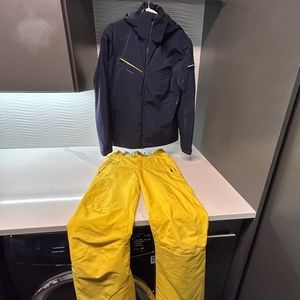 Kjus premium ski outfit size small